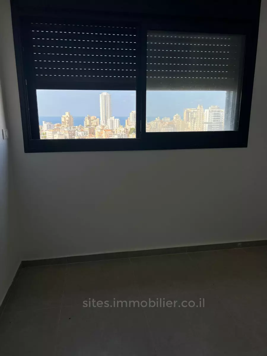 Apartment 3 rooms Netanya City center 457-IBL-1299