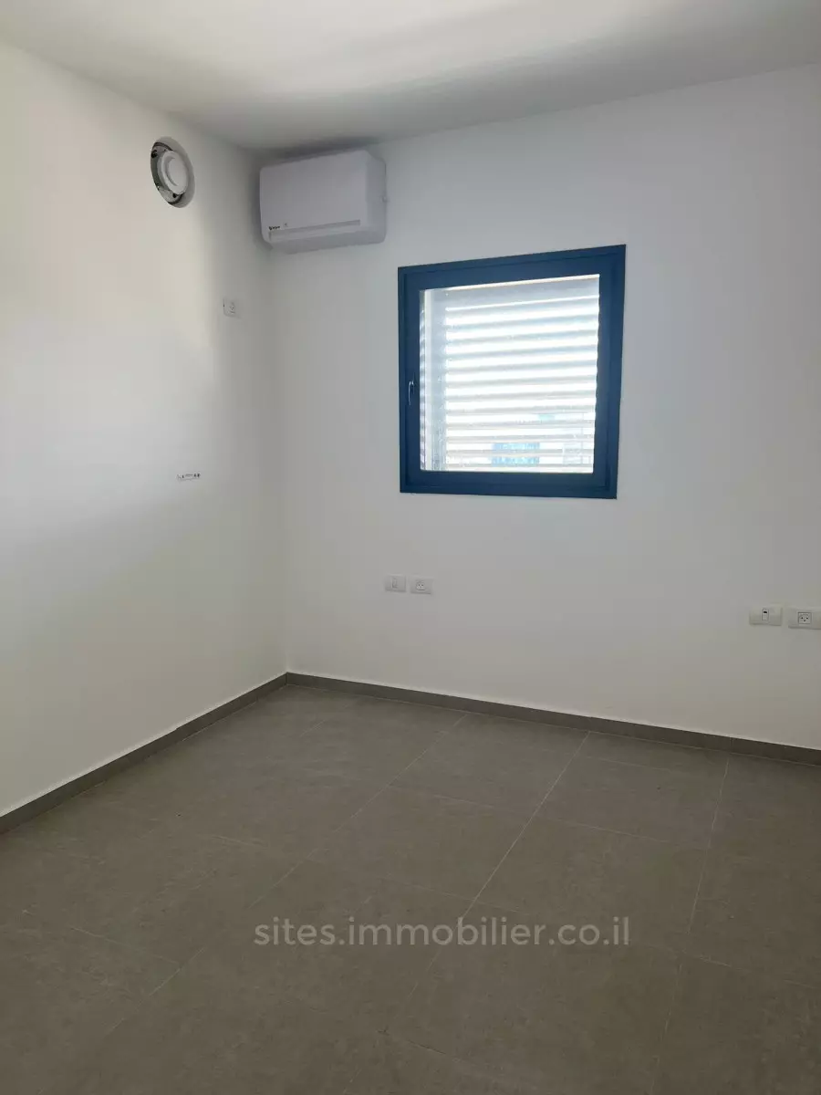 Apartment 3 rooms Netanya City center 457-IBL-1299