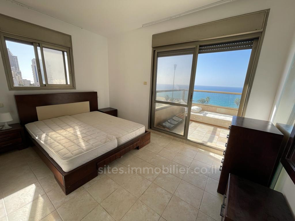 Apartment 4 Rooms Netanya Kikar 457-IBL-1300