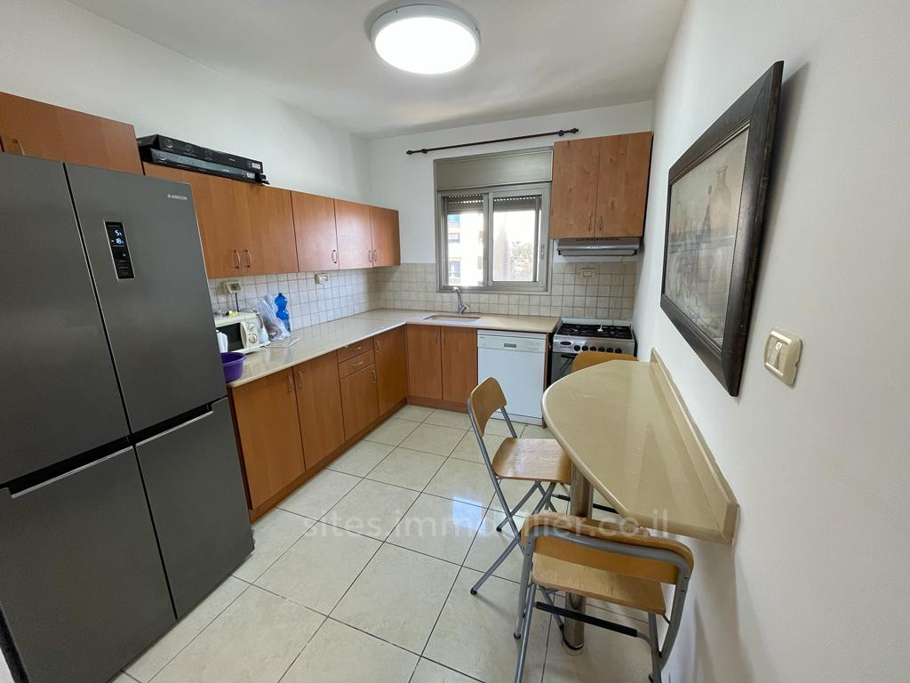 Apartment 4 Rooms Netanya Kikar 457-IBL-1300