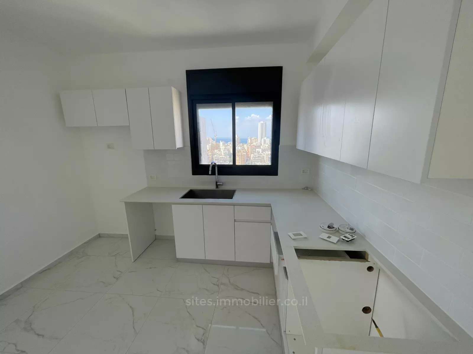 Penthouse 3 Rooms Netanya City center 457-IBL-1301