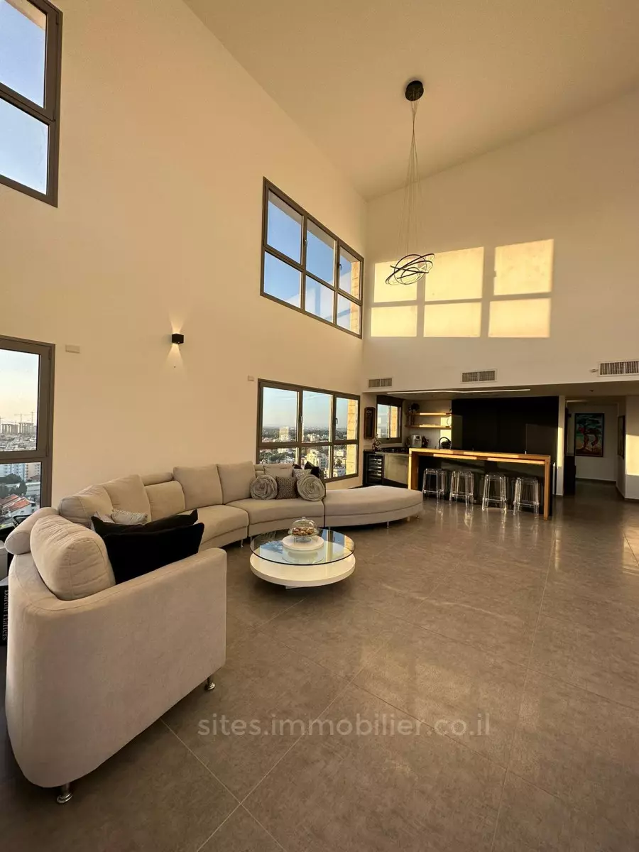 Penthouse 5 rooms Netanya City center 457-IBL-1303