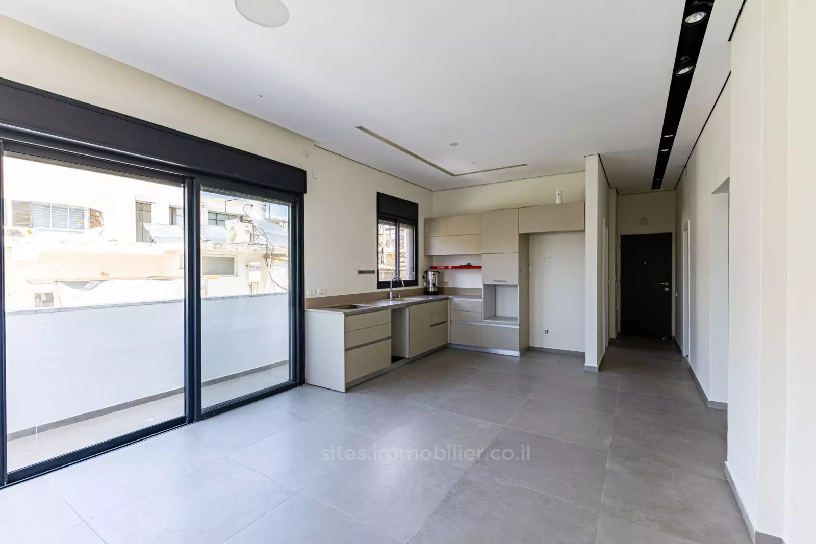 Apartment 4 rooms Tel Aviv Lev Tel-Aviv 457-IBL-1306