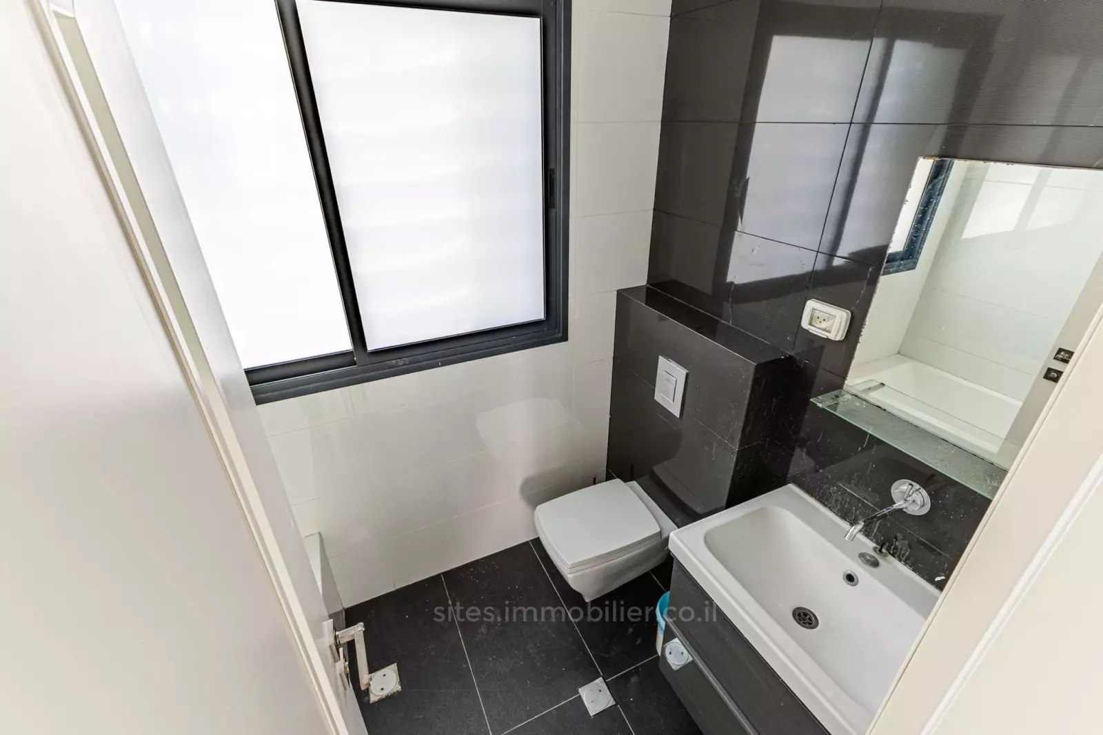 Apartment 4 rooms Tel Aviv Lev Tel-Aviv 457-IBL-1306