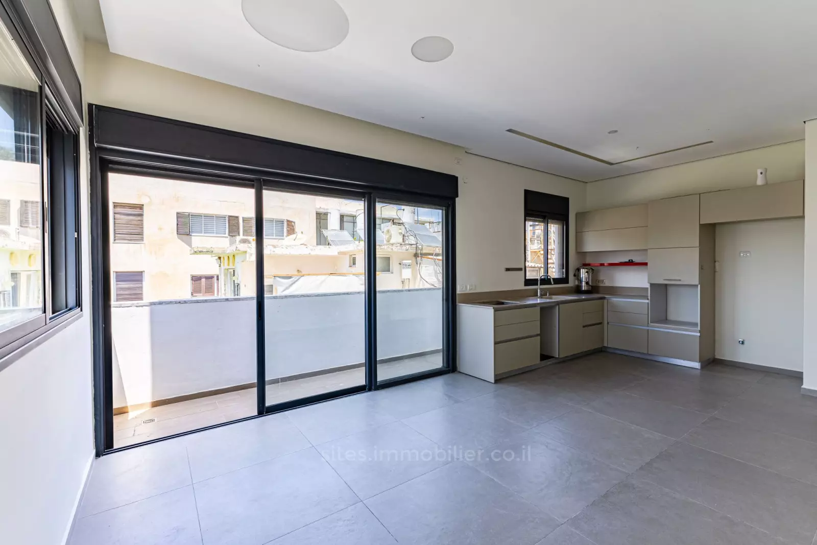 Apartment 4 rooms Tel Aviv Lev Tel-Aviv 457-IBL-1306