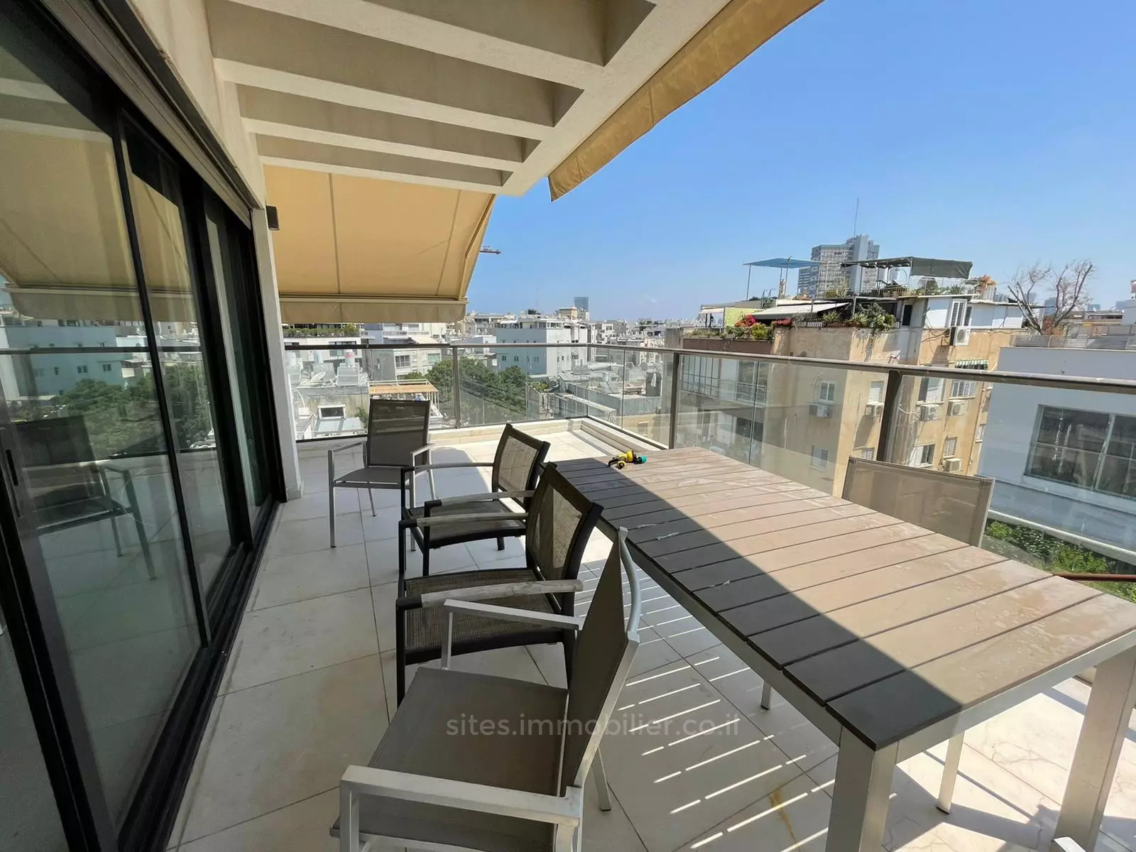 Duplex-Penthouse 4 rooms Tel Aviv City center 457-IBL-1308