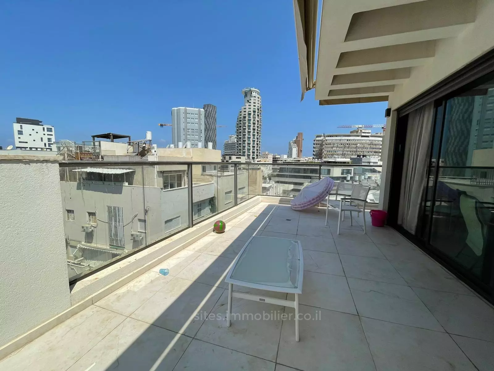 Duplex-Penthouse 4 rooms Tel Aviv City center 457-IBL-1308