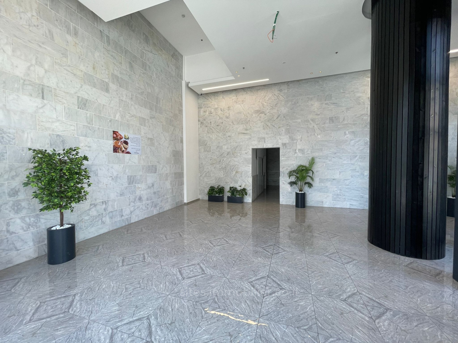 Mini-Penthouse 3 Rooms Netanya City center 457-IBL-1309