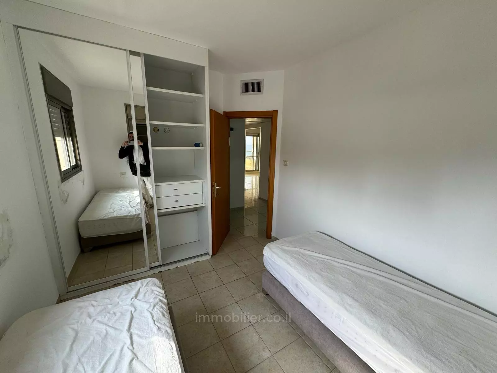 Apartment 4 Rooms Netanya Kikar 457-IBL-1310