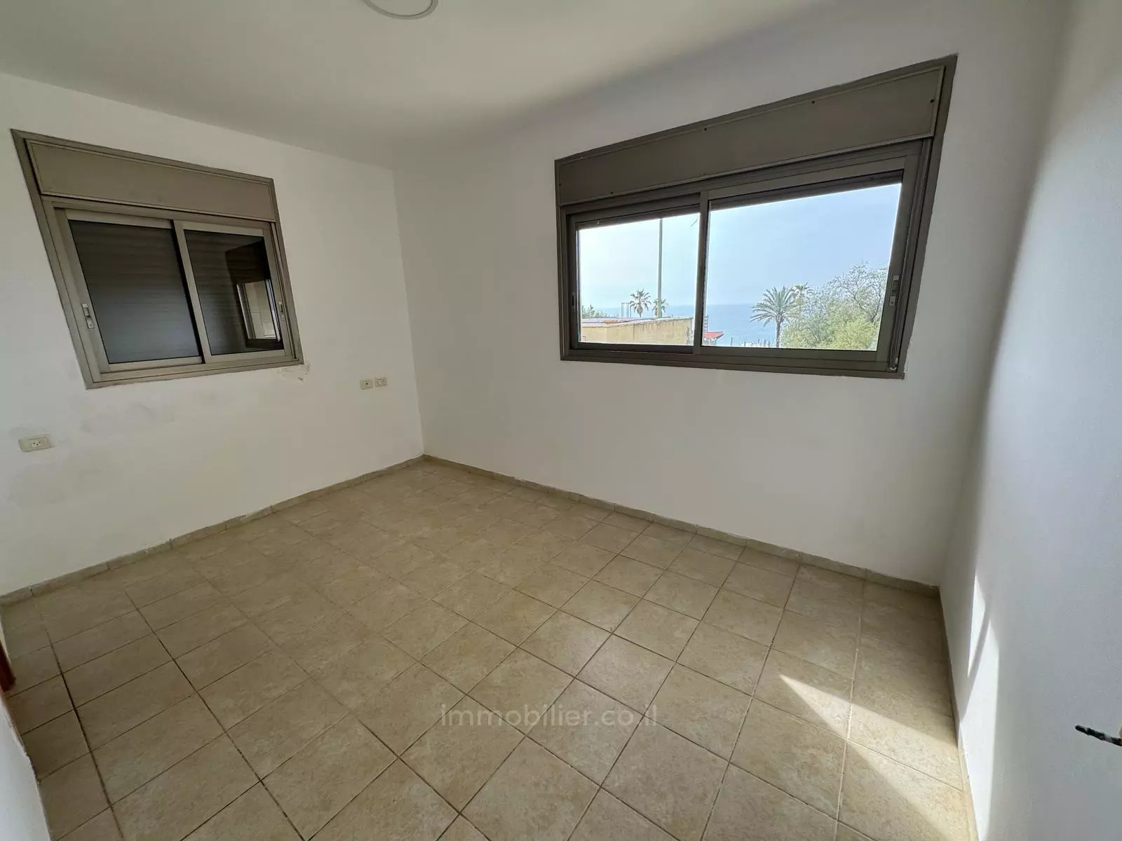 Apartment 4 Rooms Netanya Kikar 457-IBL-1310