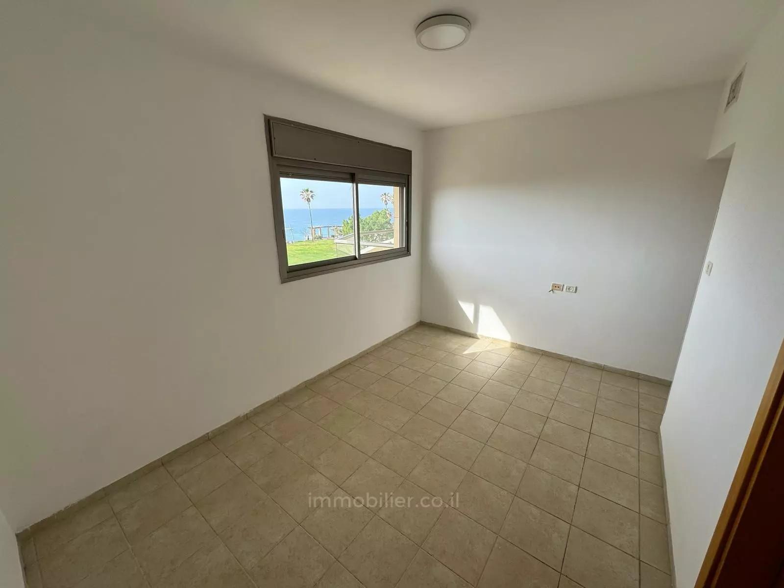 Apartment 4 Rooms Netanya Kikar 457-IBL-1310