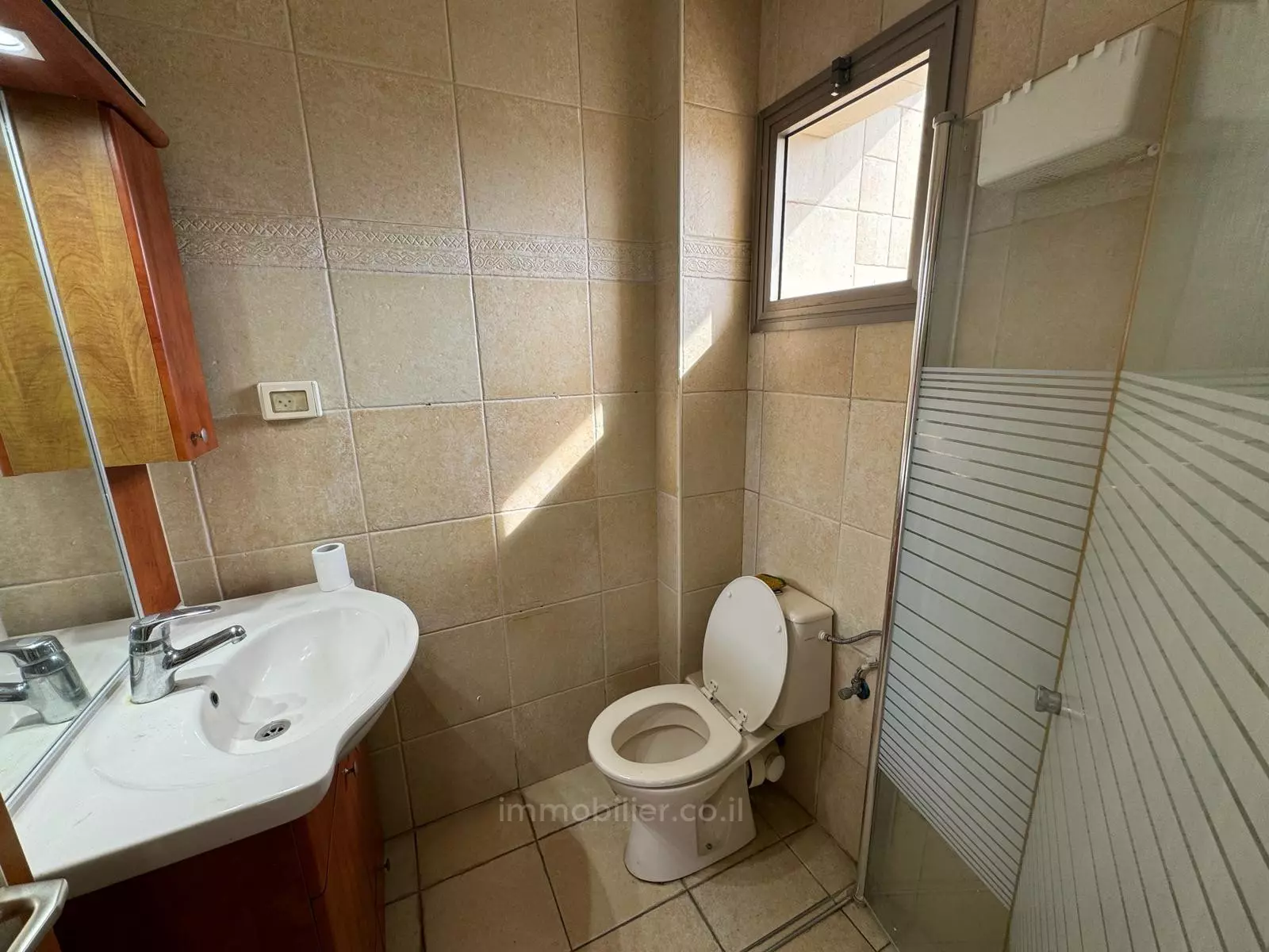 Apartment 4 Rooms Netanya Kikar 457-IBL-1310