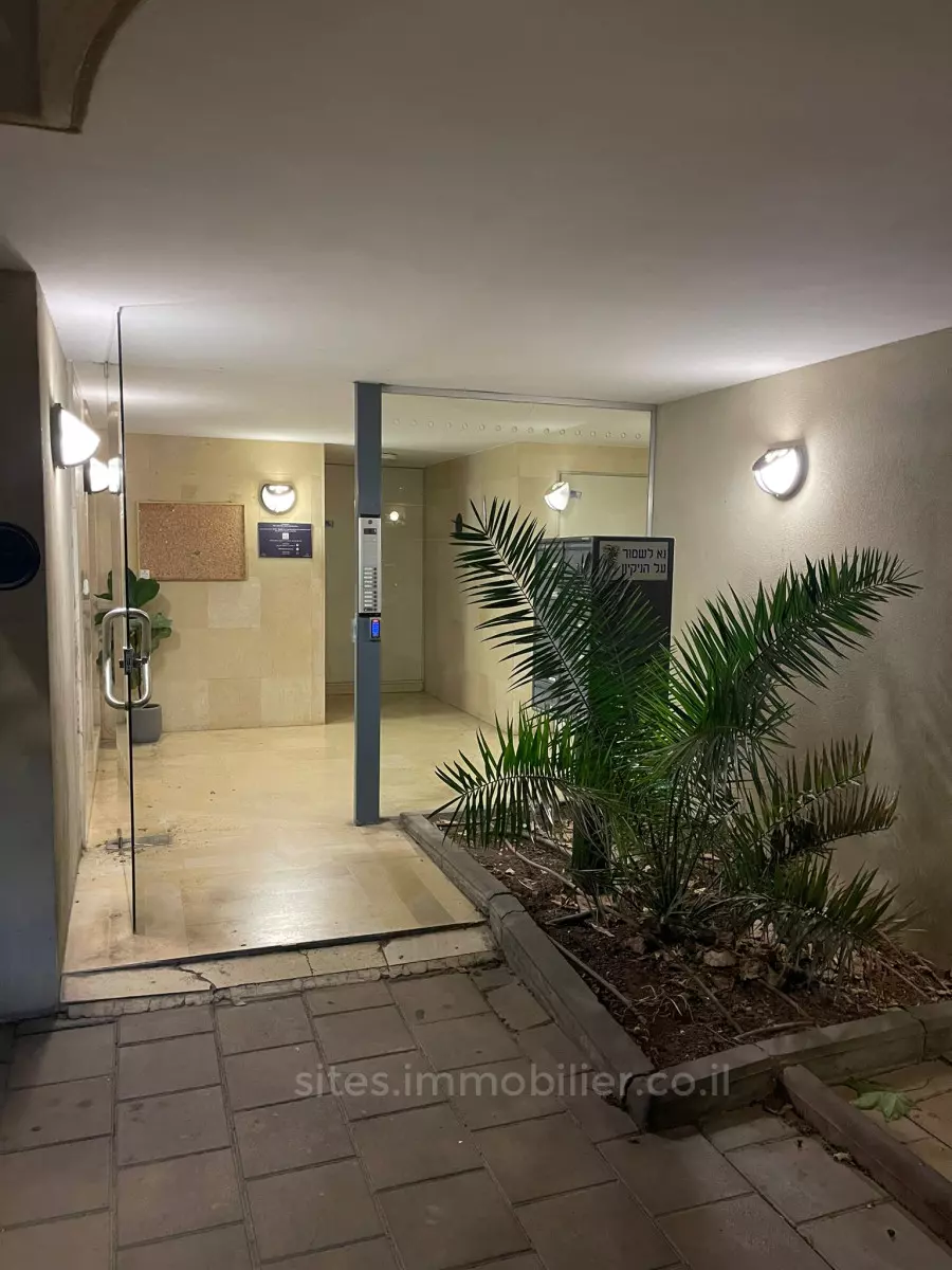 Apartment 2 Rooms Tel Aviv Montifiory 457-IBL-1312