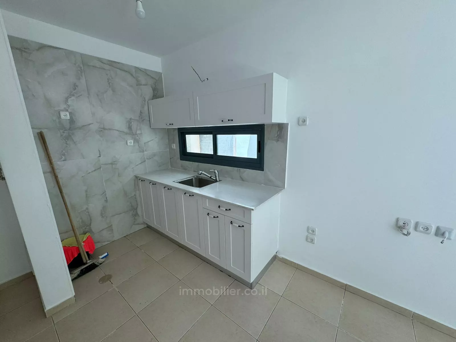 Apartment 2 Rooms Tel Aviv Montifiory 457-IBL-1312