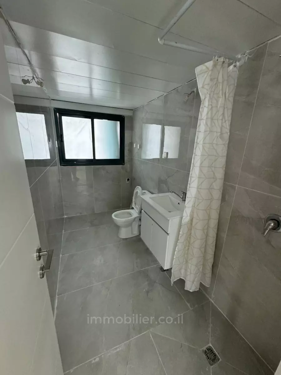 Apartment 2 Rooms Tel Aviv Montifiory 457-IBL-1312