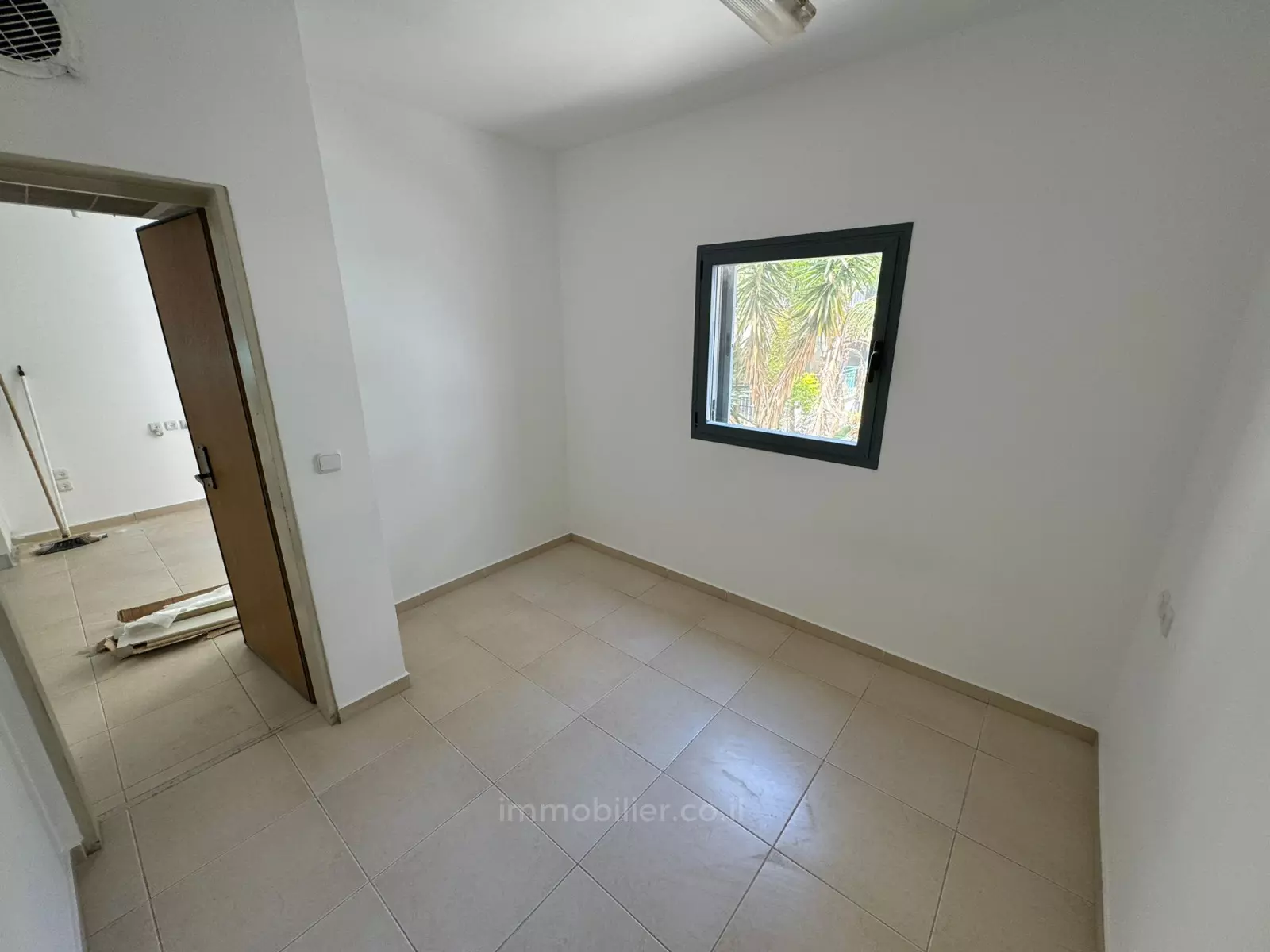 Apartment 2 Rooms Tel Aviv Montifiory 457-IBL-1312