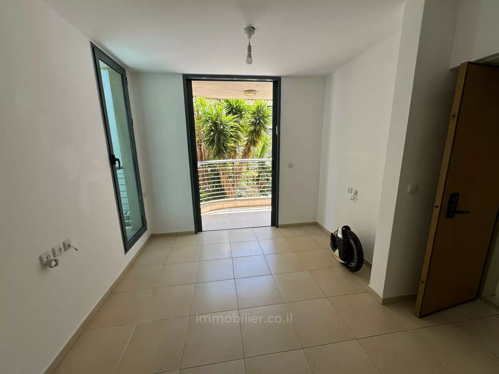 Apartment 2 Rooms Tel Aviv Montifiory 457-IBL-1312