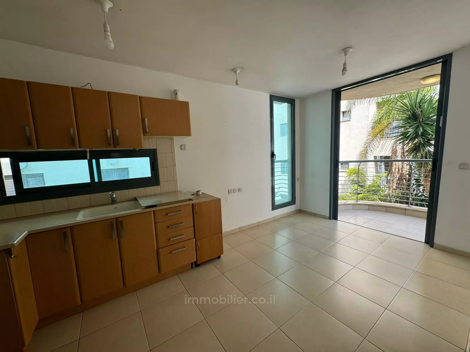 Apartment 2 Rooms Tel Aviv Montifiory 457-IBL-1312