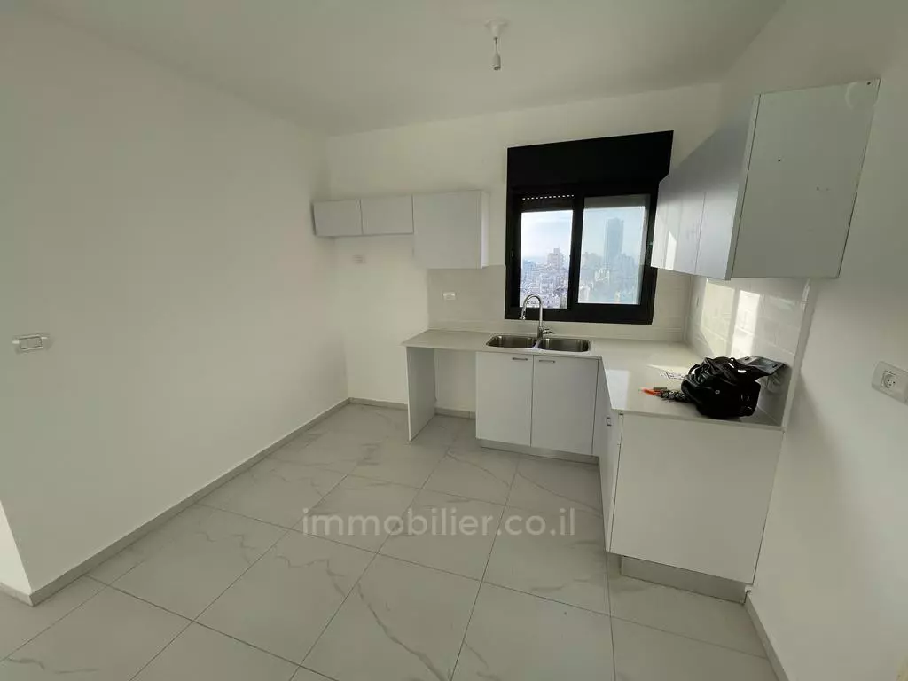 Apartment 3 Rooms Netanya City center 457-IBL-1319