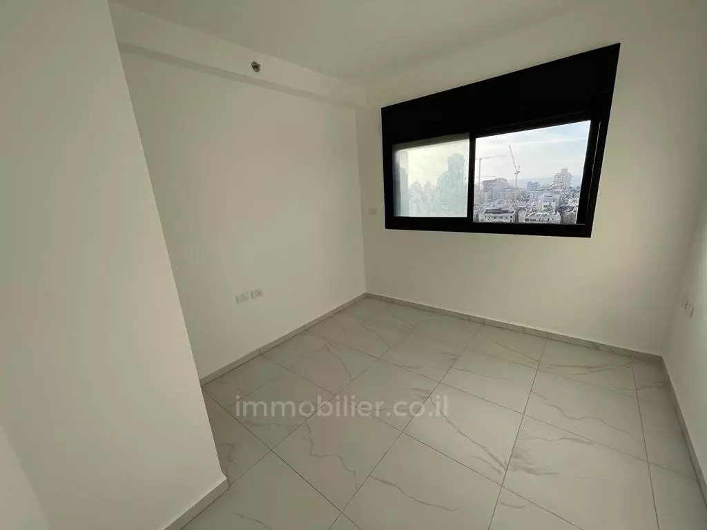 Apartment 3 Rooms Netanya City center 457-IBL-1319