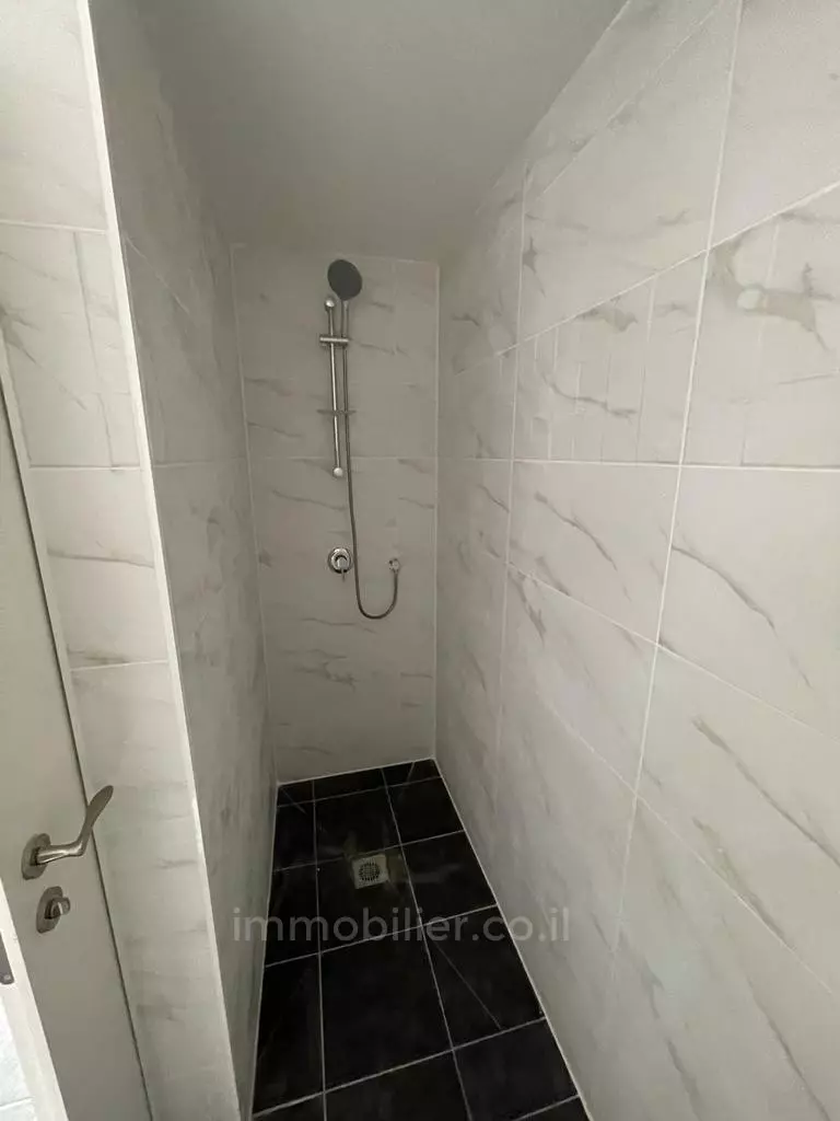 Apartment 3 Rooms Netanya City center 457-IBL-1319