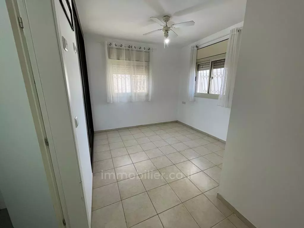 Apartment 4 rooms Netanya Kiriat Hasharon 457-IBL-1320