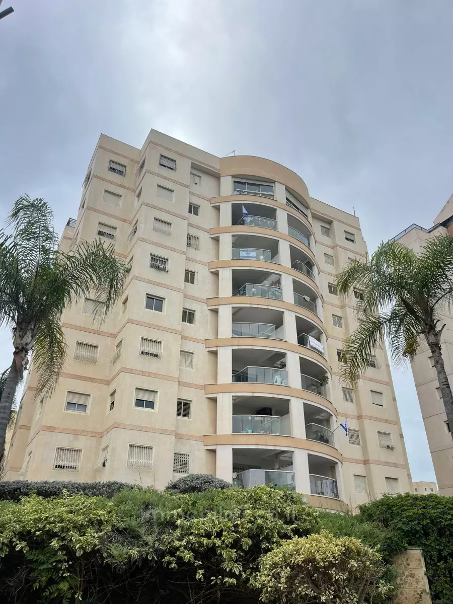 Apartment 4 rooms Netanya Kiriat Hasharon 457-IBL-1320