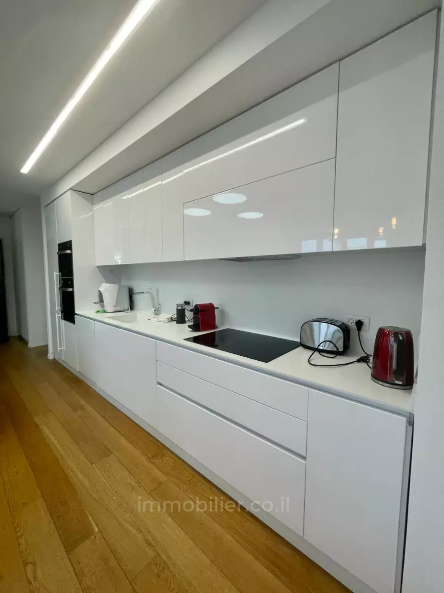 Apartment 4 rooms Tel Aviv quarter of the sea 457-IBL-1339