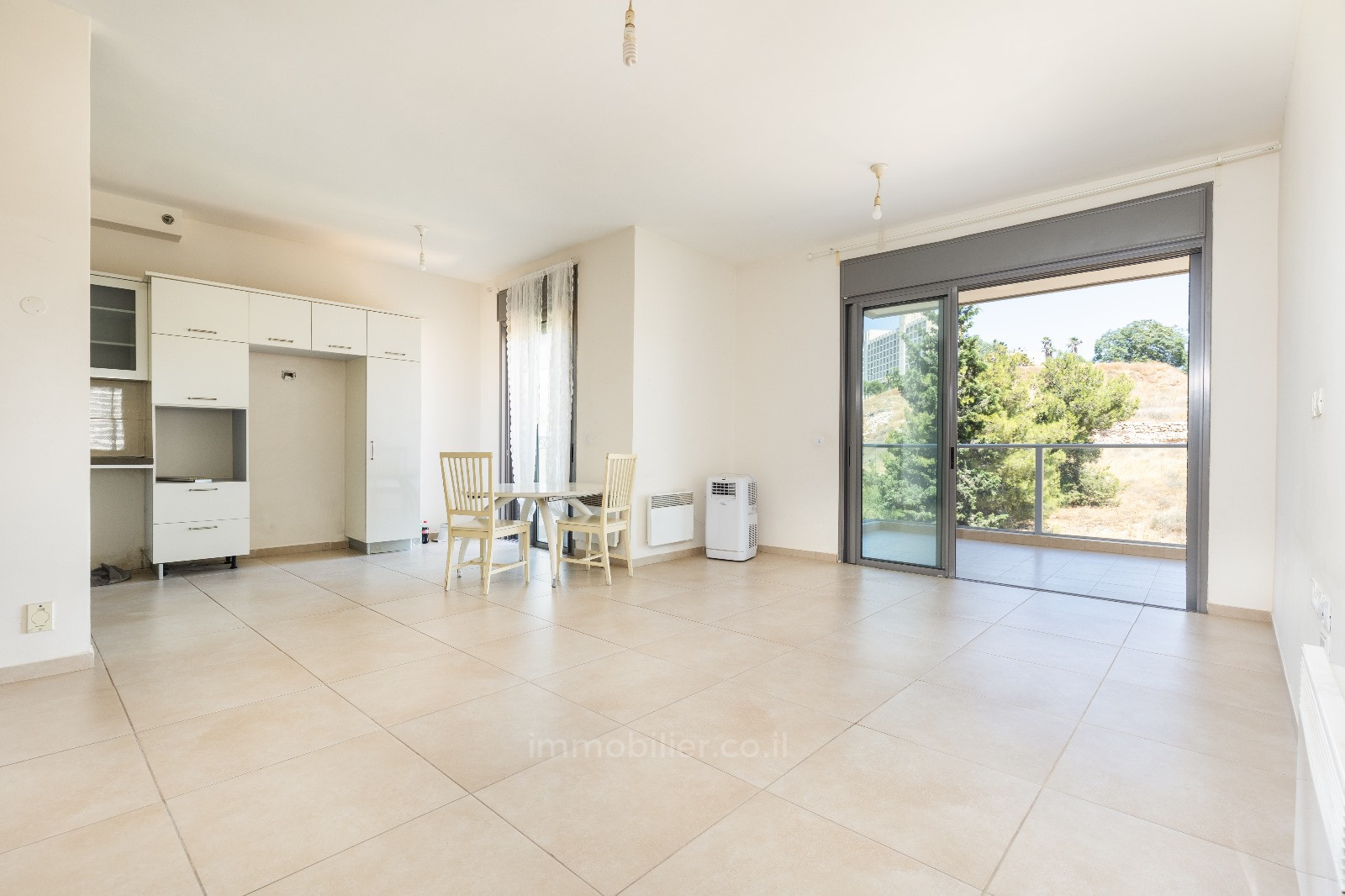 Apartment 4 Rooms Jerusalem Arnona 457-IBL-1353