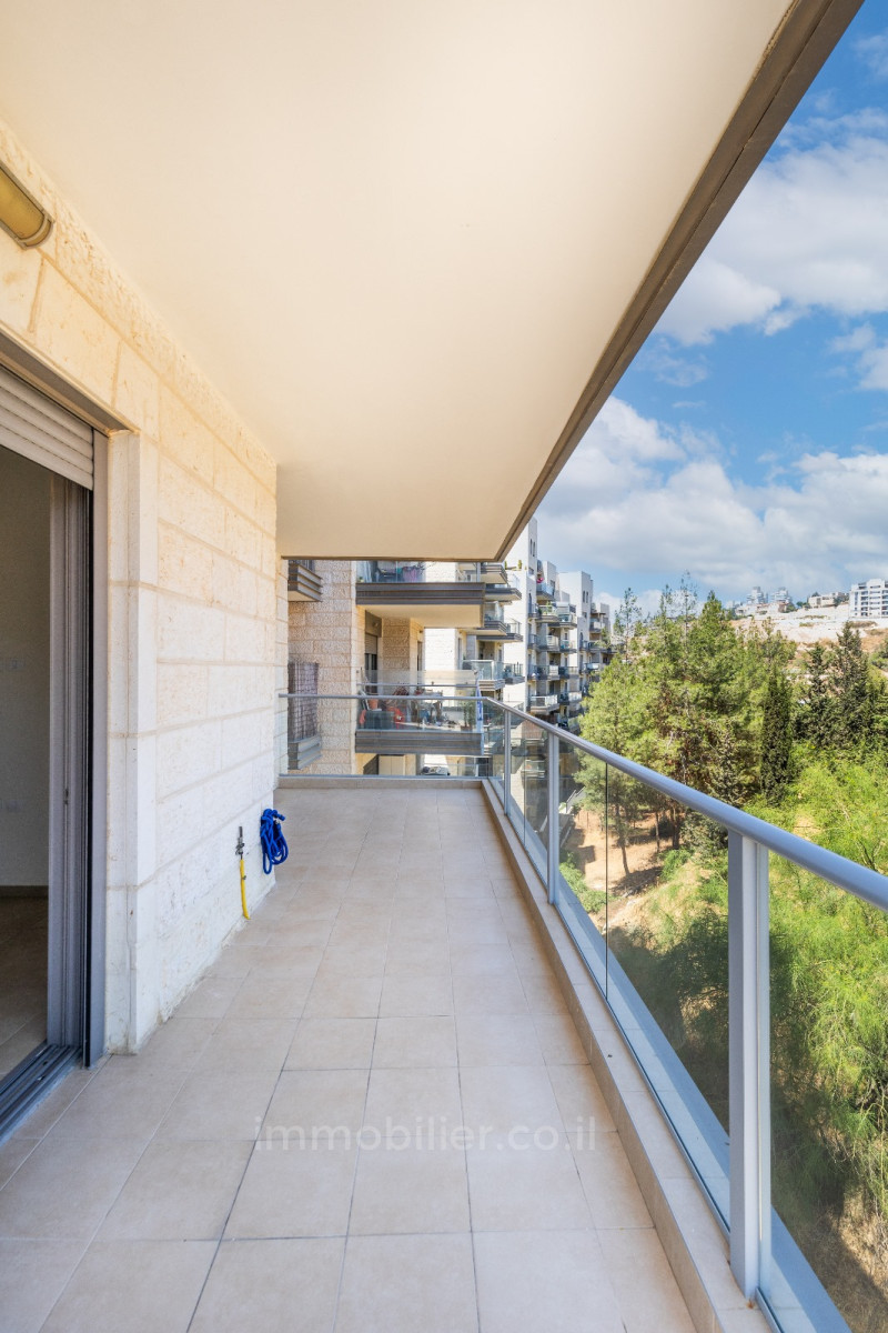 Apartment 4 Rooms Jerusalem Arnona 457-IBL-1353