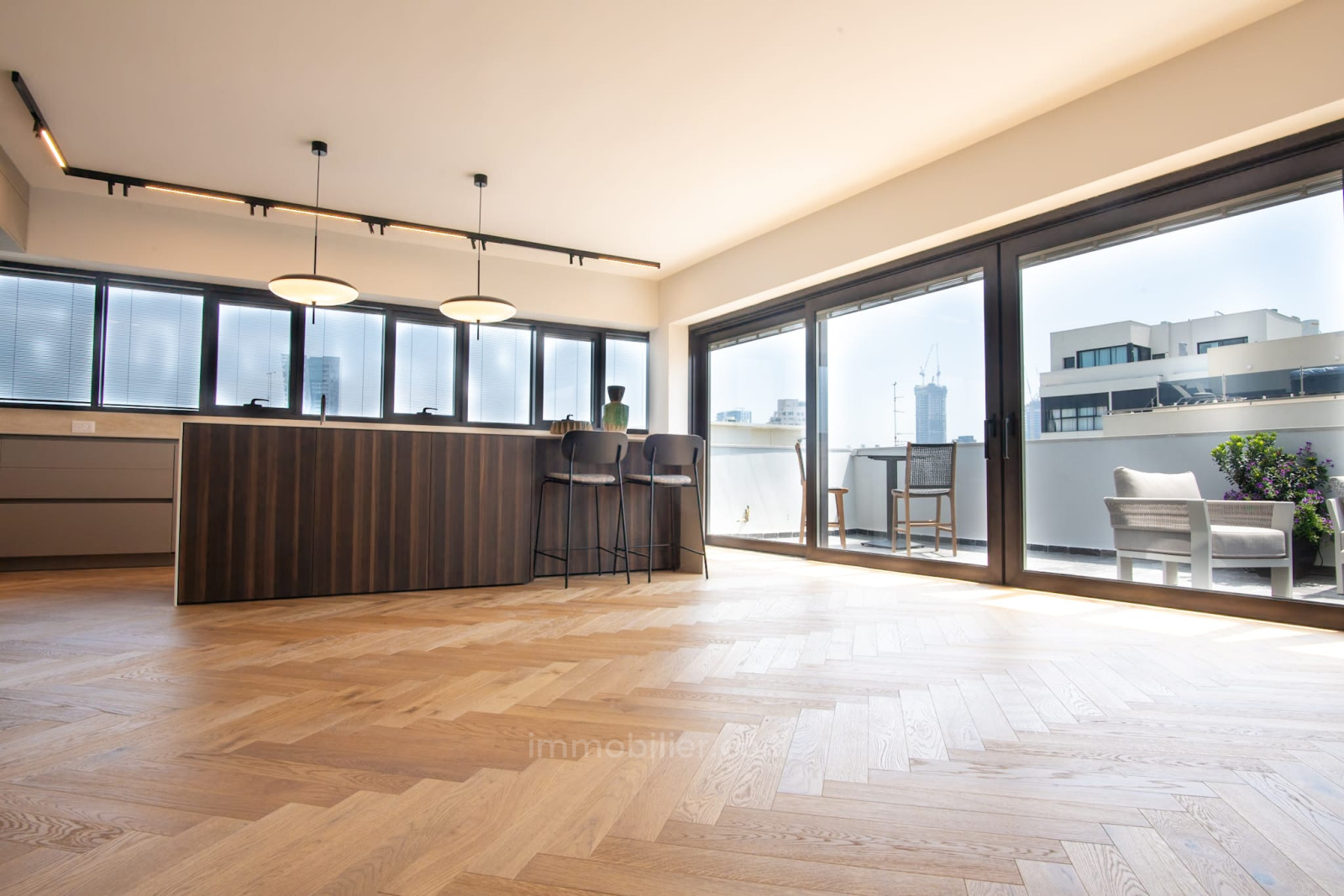 Penthouse 4 Rooms Tel Aviv City center 457-IBL-1362