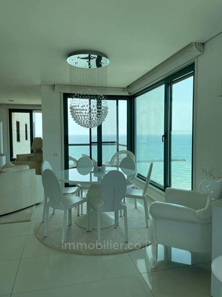 Apartment 4 Rooms Tel Aviv First sea line 457-IBL-1374