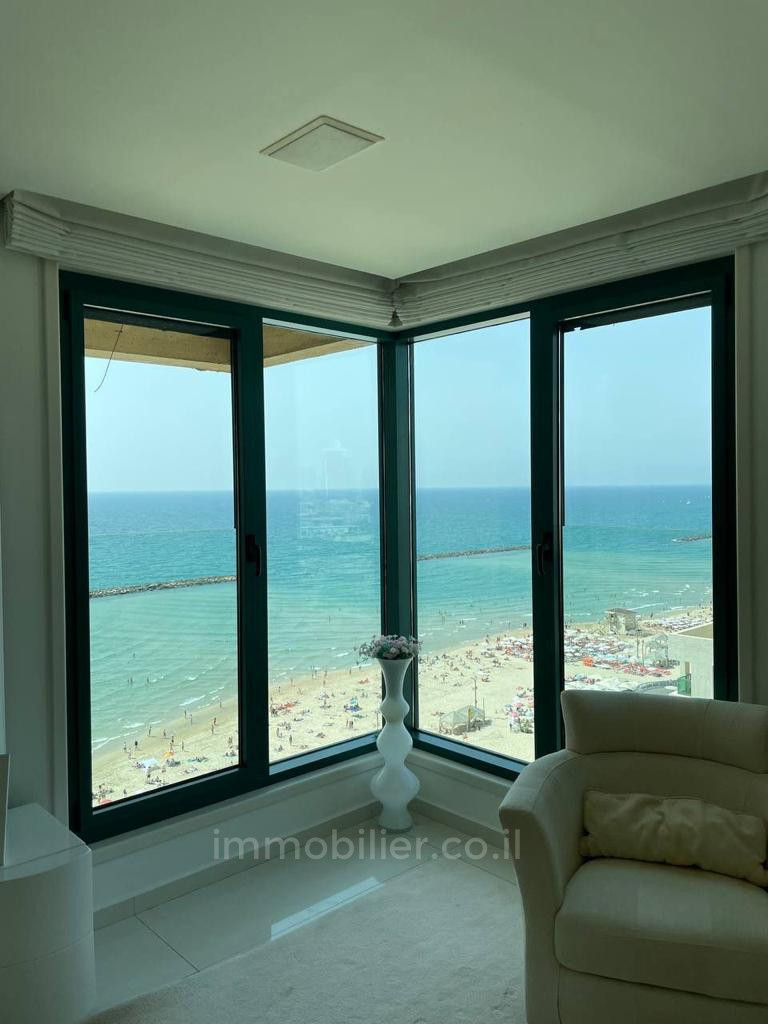 Apartment 4 Rooms Tel Aviv First sea line 457-IBL-1374