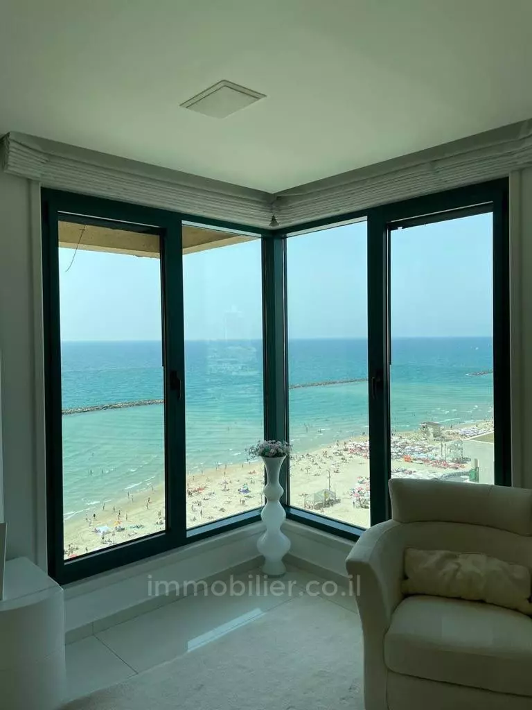 Apartment 4 rooms Tel Aviv First sea line 457-IBL-1374