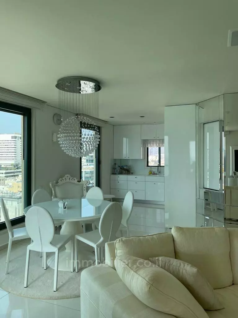 Apartment 4 rooms Tel Aviv First sea line 457-IBL-1374