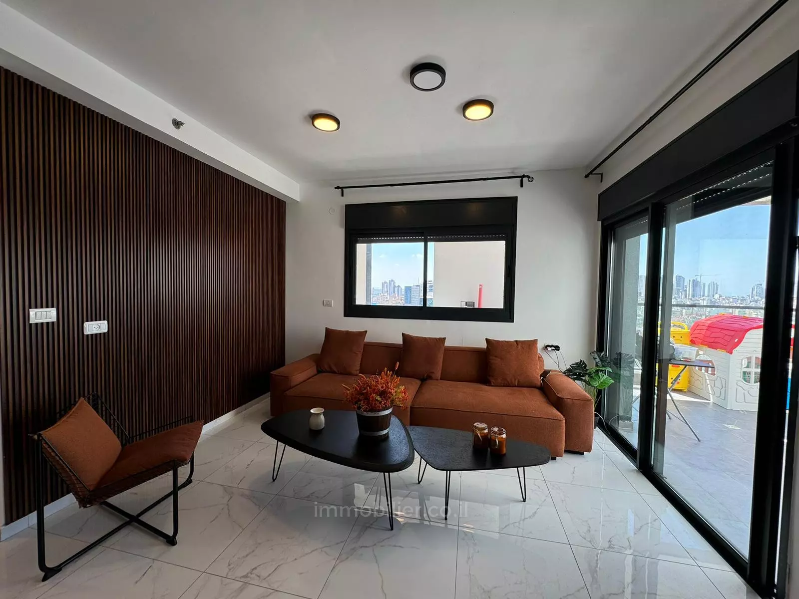 Mini-Penthouse 3 rooms Netanya City center 457-IBL-1376