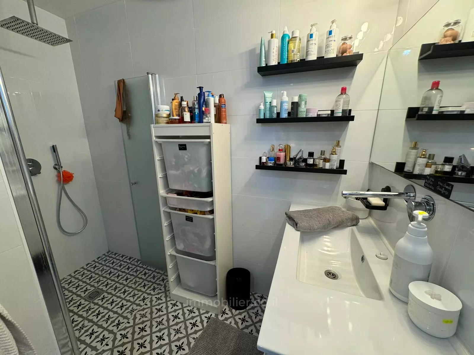 Mini-Penthouse 3 rooms Netanya City center 457-IBL-1376