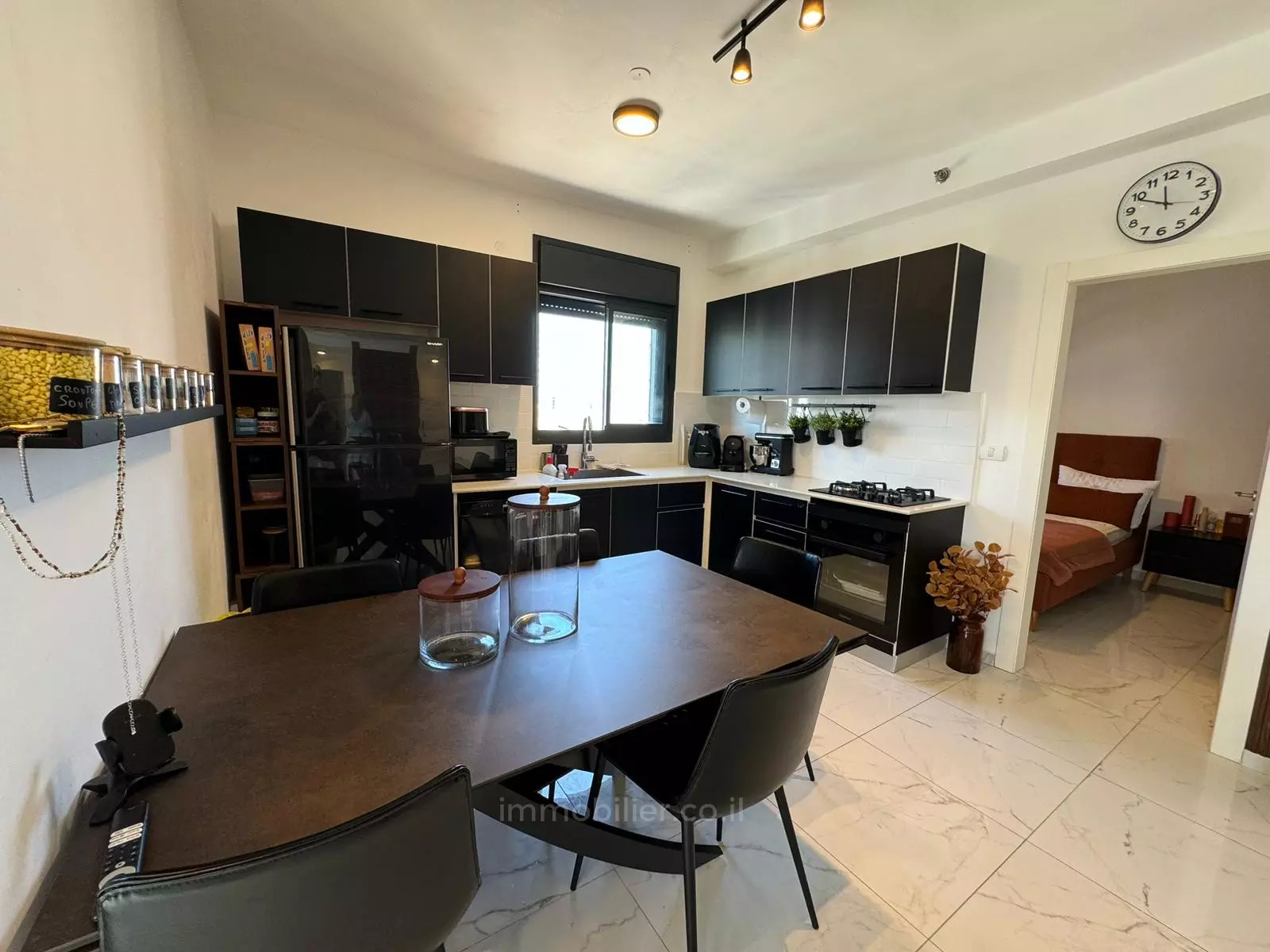 Mini-Penthouse 3 rooms Netanya City center 457-IBL-1376