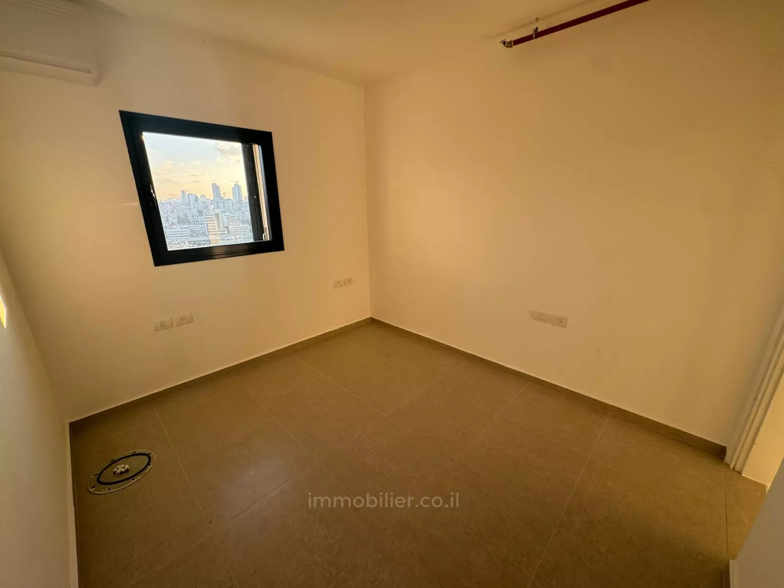  3 rooms Netanya City center 457-IBL-1393