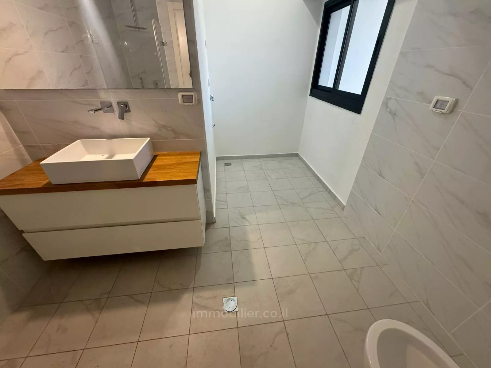  3 rooms Netanya City center 457-IBL-1393