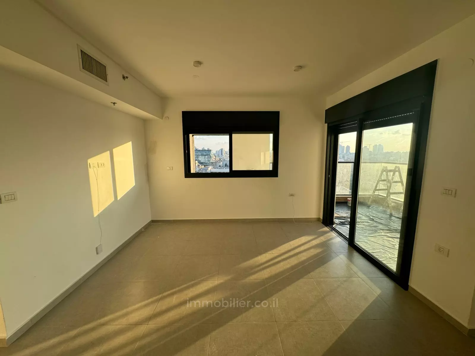  3 rooms Netanya City center 457-IBL-1393