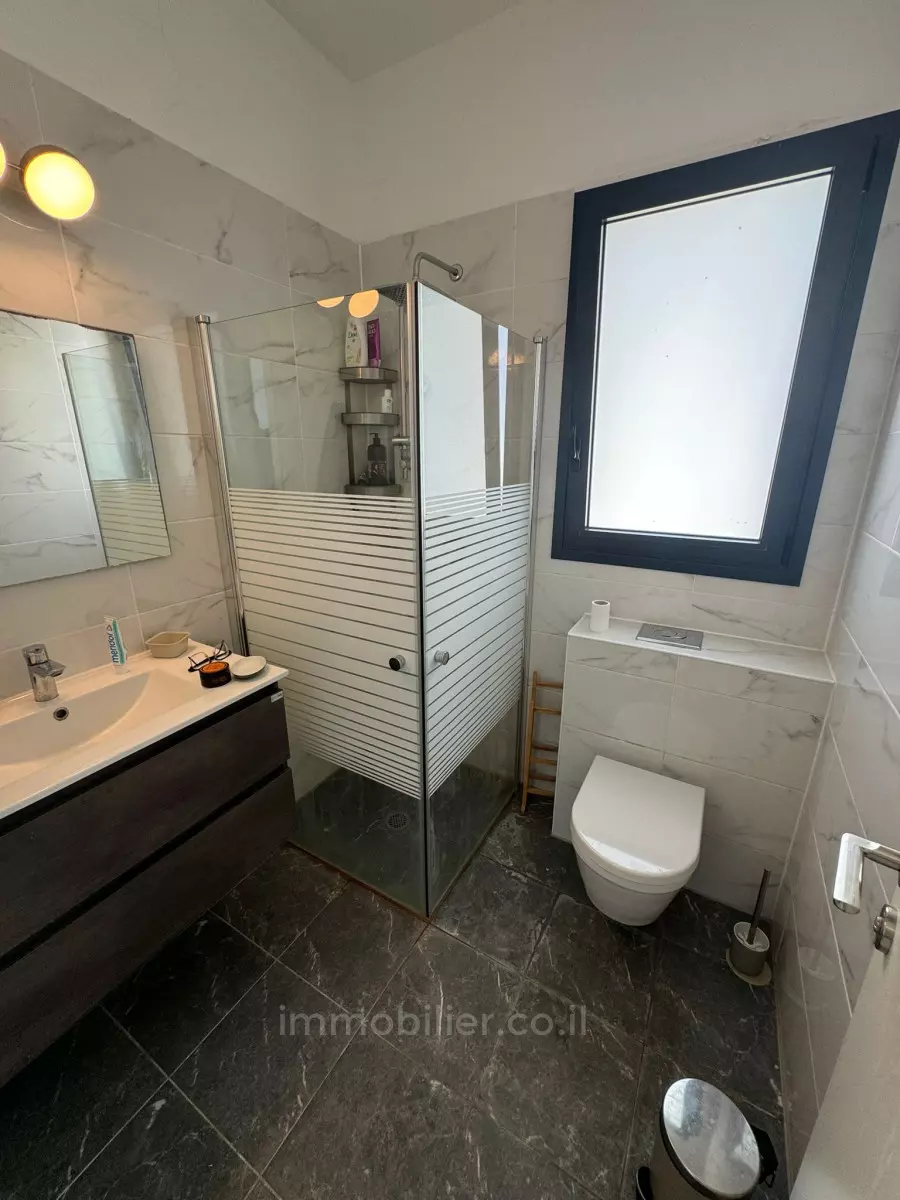 Apartment 3 rooms Netanya Kikar 457-IBL-1395