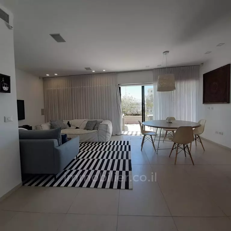 Penthouse 3 rooms Tel Aviv Noga 457-IBL-805