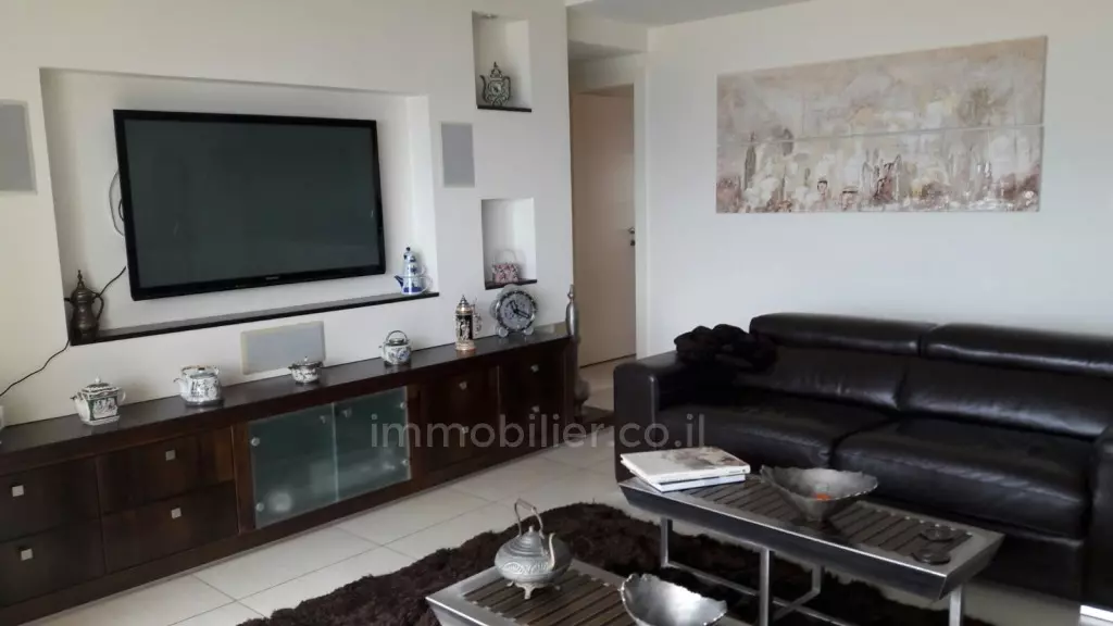 Apartment 4 rooms Netanya Nat 600 460-IBL-115