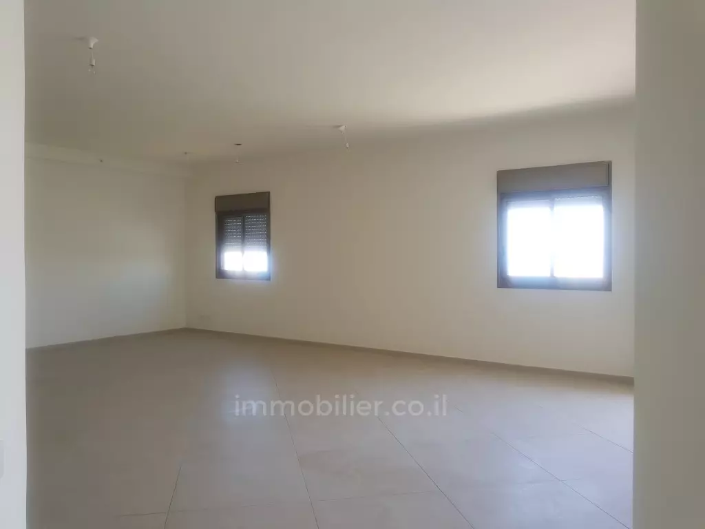 Penthouse 5 Rooms Netanya Agamim 460-IBL-157