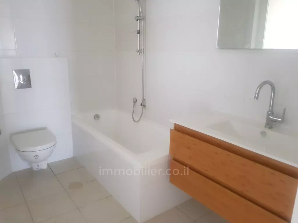 Penthouse 5 Rooms Netanya Agamim 460-IBL-157