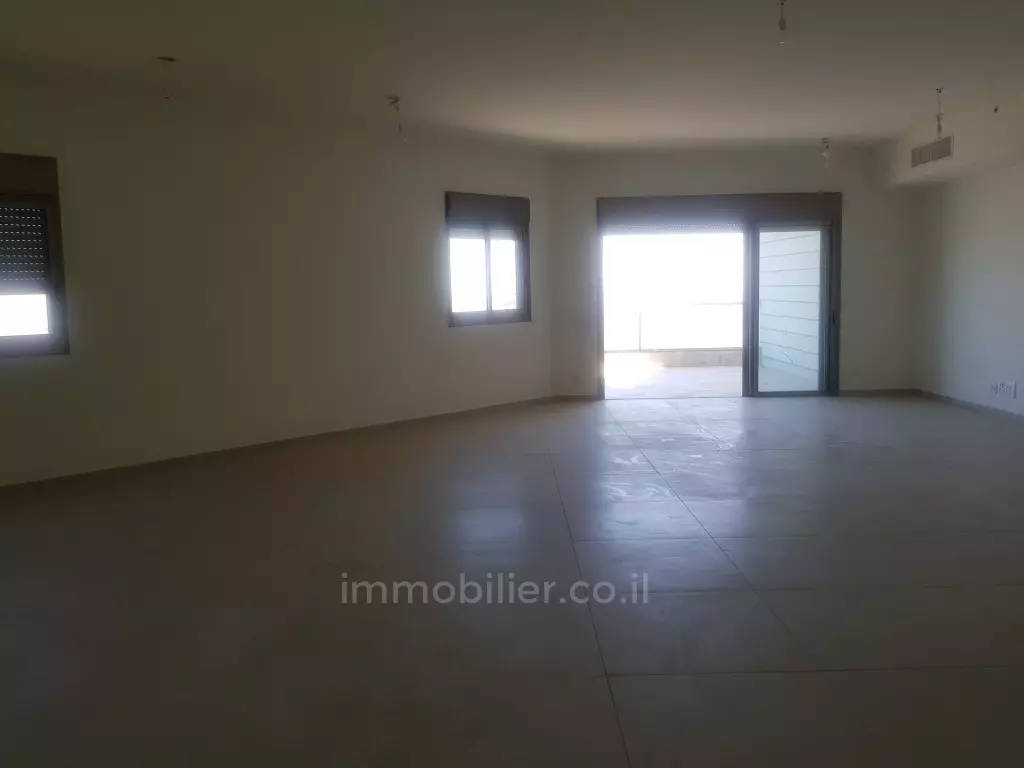 Penthouse 5 Rooms Netanya Agamim 460-IBL-157