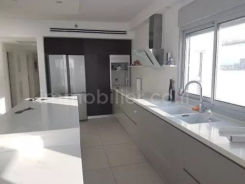 Penthouse 4.5 rooms Netanya Nat 600 460-IBL-43