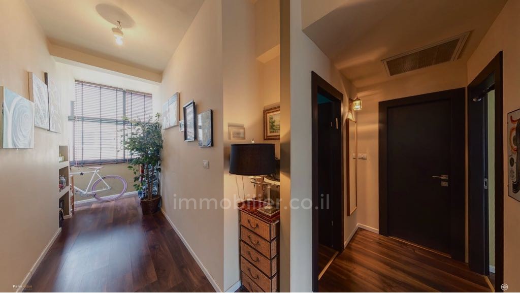 Apartment 3.5 Rooms Tel Aviv Dizengof 464-IBL-25