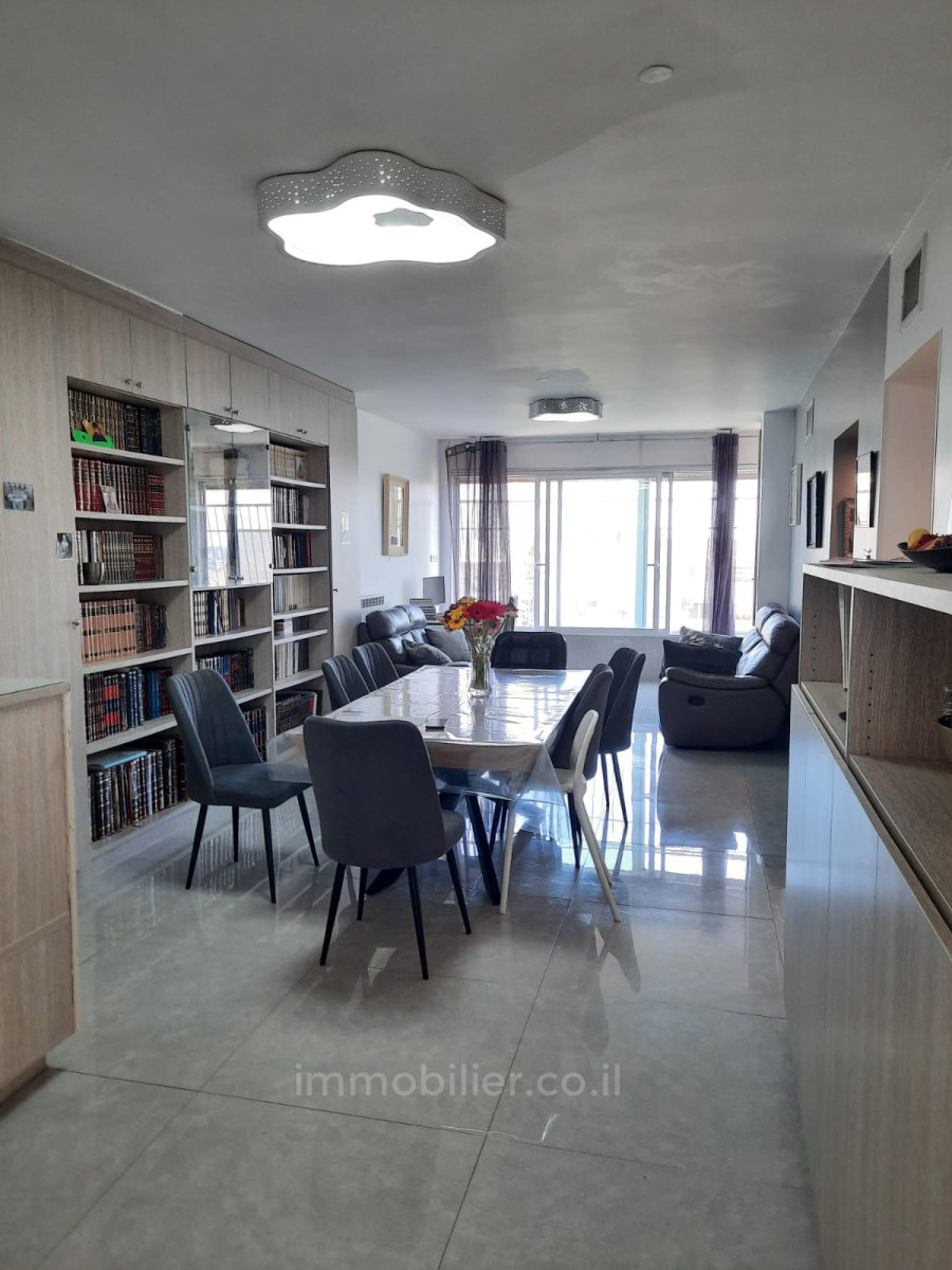 Apartment 5 Rooms Jerusalem Ramat Sharet 472-IBL-207